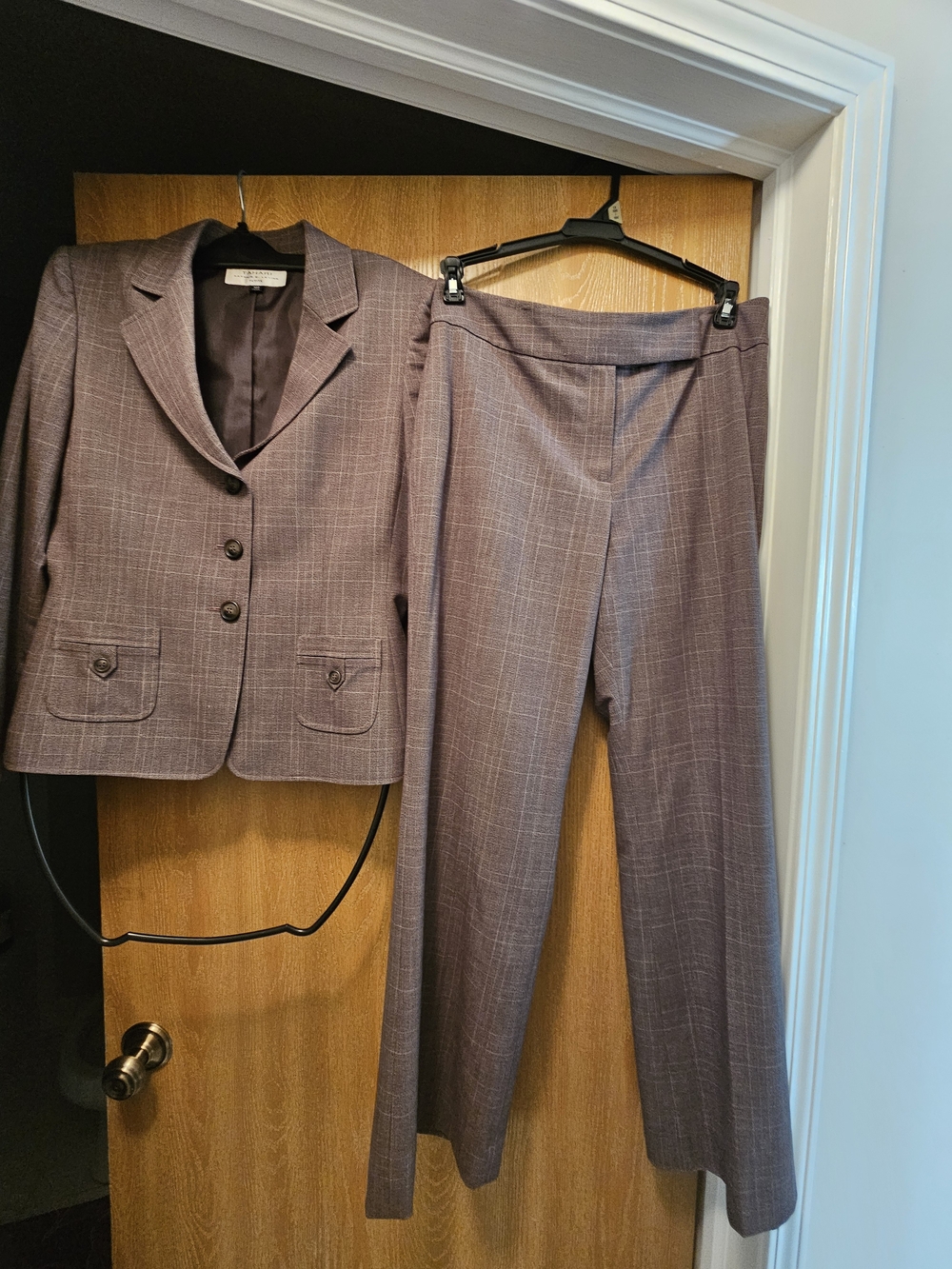 Tahari Arthur S.Levine Petite Women's Plaid Pansuit